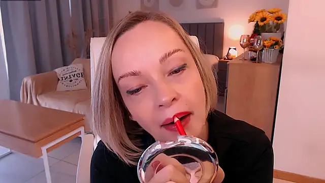 Tilly Eliot online show from 01-14-26, 08:23