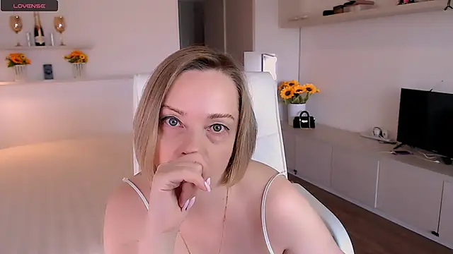 Tilly Eliot online show from 10-03-25, 07:15