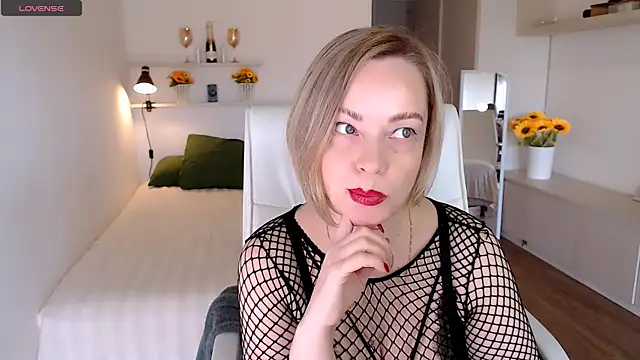 Tilly Eliot online show from 09-16-25, 07:59