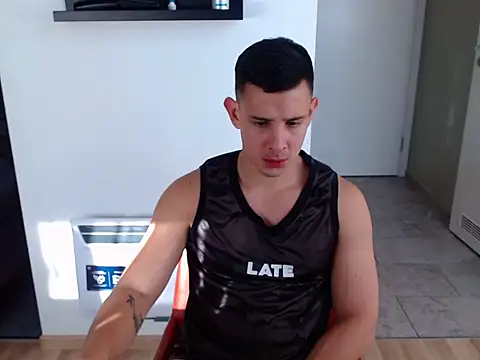 isaacgomez21 online show from 02-12-25, 10:35