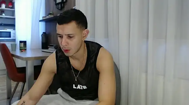 isaacgomez21 online show from 02-05-25, 06:56