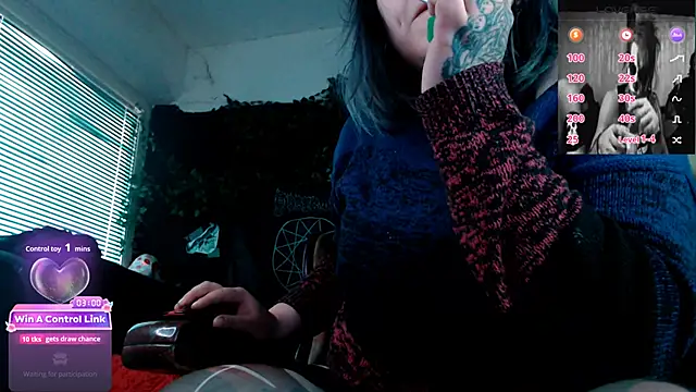 Snapshot of Psychobitch7 chatting on 05-01-26, 09:25 Psychobitch7 online show from 05-01-26, 09:25