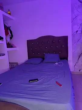 alysson 18 online show from 04-15-26, 01:15