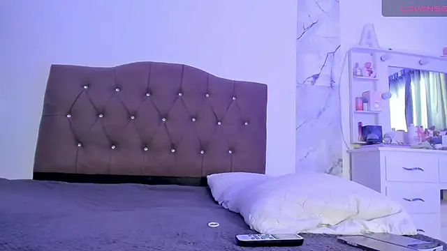 alysson 18 online show from 04-08-26, 03:02