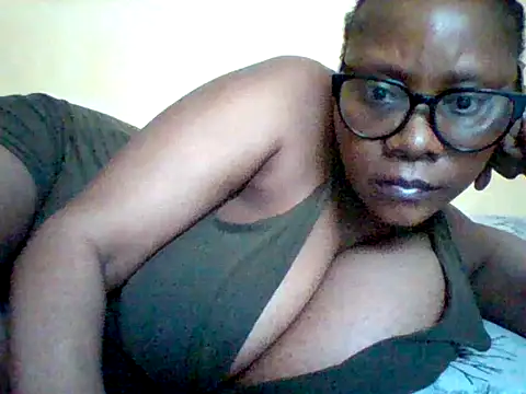 Snapshot of Africangal chatting on 06-02-26, 08:36 Africangal online show from 06-02-26, 08:36
