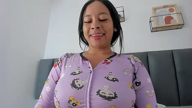 Snapshot of MaraOwen_ chatting on 07-10-26, 12:16 MaraOwen online show from 07-10-26, 12:16