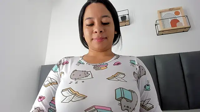 MaraOwen  online show from 05-05-26, 12:08