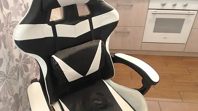 Mandarin4ks online show from 10-13-25, 05:25