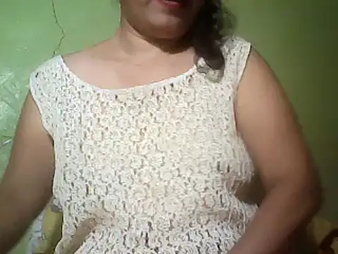 Snapshot of SoSweetPearl chatting on 02-25-25, 06:01 SoSweetPearl online show from 02-25-25, 06:01