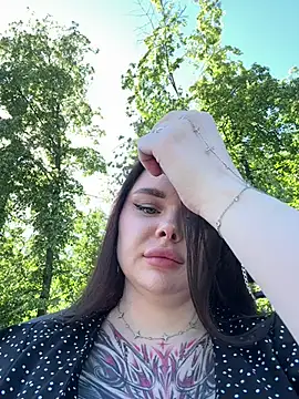 MommyDimitrescu  online show from 06-19-26, 09:26