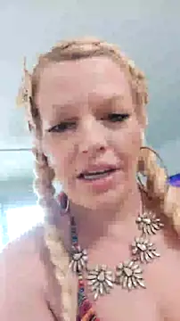 marilyn420 online show from 05-17-26, 04:29