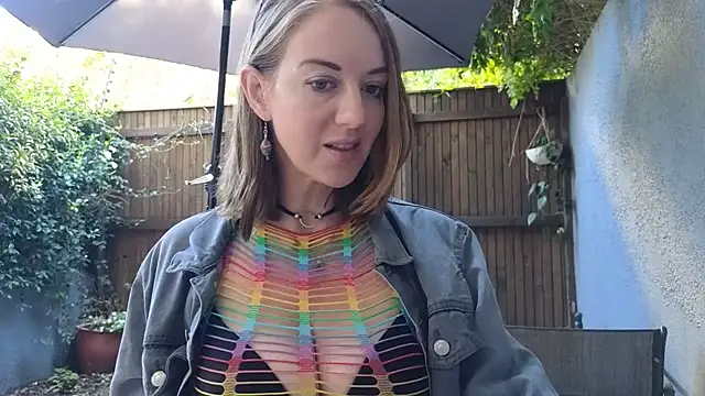 Snapshot of TopsyWilde chatting on 02-19-26, 07:27 TopsyWilde online show from 02-19-26, 07:27