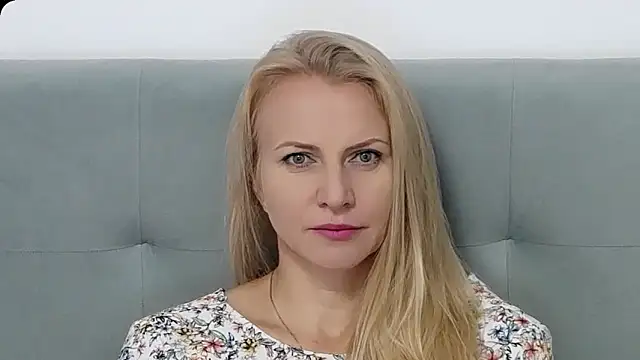 K  Adrienne online show from 09-30-25, 04:40