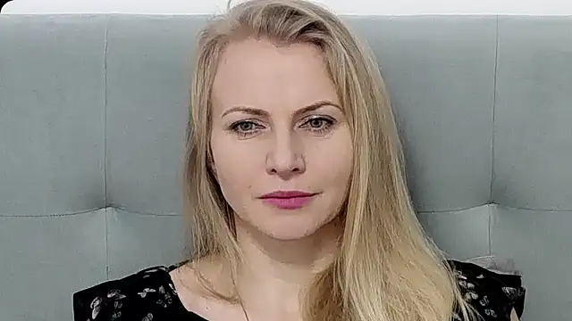 K  Adrienne online show from 02-09-26, 06:44