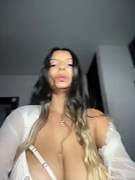 Snapshot of RsellAmb chatting on 03-21-25, 04:17 RsellAmb online show from 03-21-25, 04:17