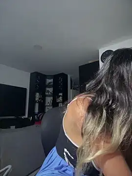 Snapshot of RsellAmb chatting on 01-04-25, 01:42 RsellAmb online show from 01-04-25, 01:42