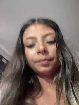 Snapshot of RsellAmb chatting on 01-23-25, 05:21 RsellAmb online show from 01-23-25, 05:21