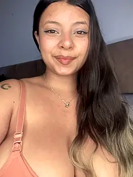 Snapshot of RsellAmb chatting on 10-25-25, 03:28 RsellAmb online show from 10-25-25, 03:28