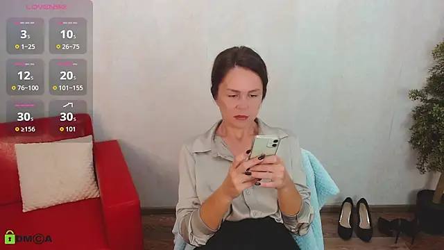 VickyGolden online show from 09-15-25, 05:19