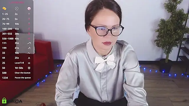 VickyGolden online show from 06-24-26, 05:28