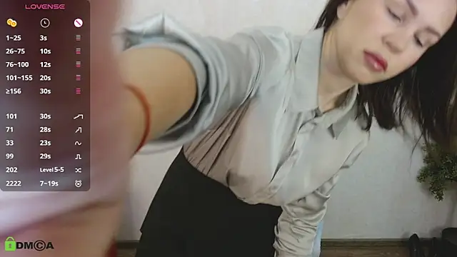 VickyGolden online show from 10-02-25, 05:22