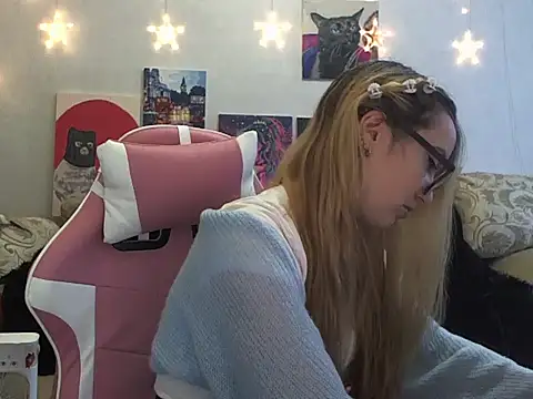 SecretSophia online show from 10-21-25, 11:20