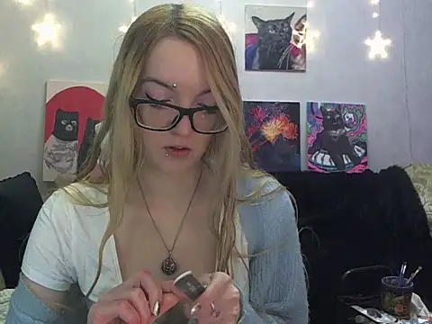 SecretSophia online show from 11-22-25, 08:51