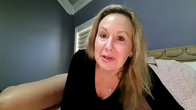 Lisaisluscious online show from 02-23-26, 02:39