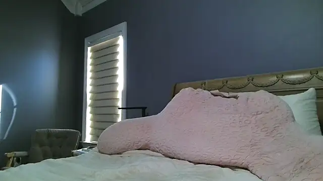 Lisaisluscious online show from 02-13-26, 03:45