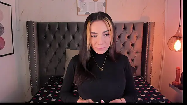 Snapshot of Kim_Blane chatting on 11-12-25, 03:43 Kim Blane online show from 11-12-25, 03:43