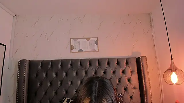 Snapshot of Kim_Blane chatting on 02-12-26, 04:12 Kim Blane online show from 02-12-26, 04:12