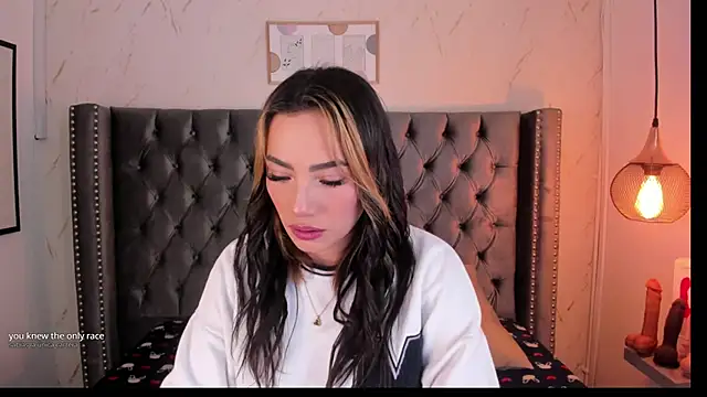 Snapshot of Kim_Blane chatting on 11-11-25, 03:45 Kim Blane online show from 11-11-25, 03:45