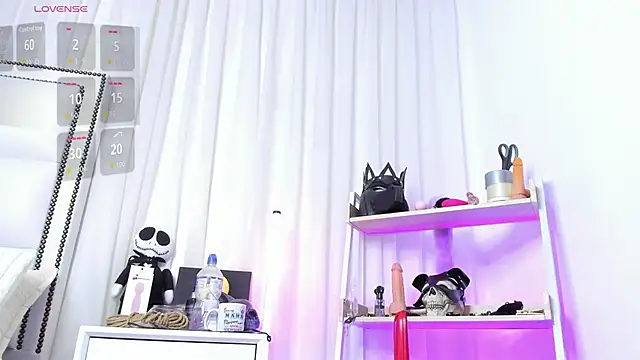 Snapshot of SAMANTHA_DM chatting on 09-18-25, 02:20 SAMANTHA DM online show from 09-18-25, 02:20