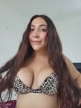 VickyHoult online show from 05-17-26, 07:36