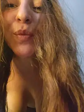 VickyHoult online show from 11-28-25, 10:43