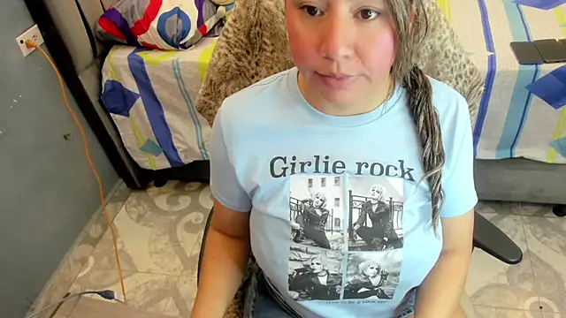 Tiffany teressa online show from 12-19-25, 05:15