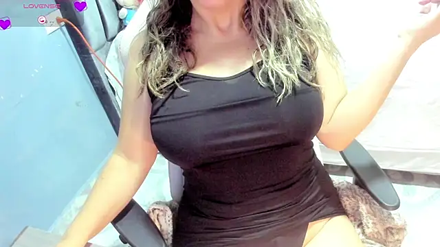 Tiffany teressa online show from 09-10-25, 09:58
