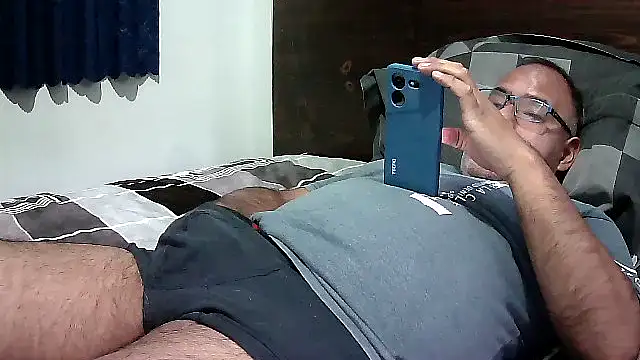 Snapshot of PhillDrake11 chatting on 10-08-25, 12:01 PhillDrake11 online show from 10-08-25, 12:01