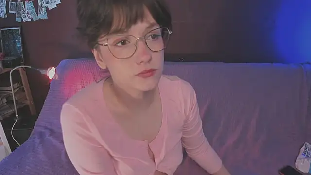 Snapshot of juby_yuby chatting on 06-12-26, 12:14 juby yuby online show from 06-12-26, 12:14