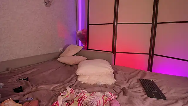 Kitty Ricky online show from 03-20-25, 04:42