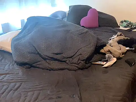 Snapshot of Emanuell__ chatting on 01-18-26, 06:44 Emanuell online show from 01-18-26, 06:44