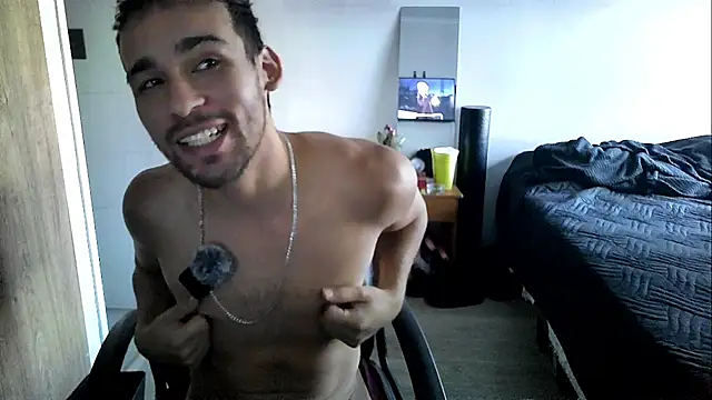 Snapshot of Emanuell__ chatting on 03-04-26, 12:35 Emanuell online show from 03-04-26, 12:35