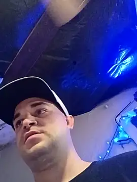 Snapshot of Jewfish420 chatting on 10-21-25, 06:40 Jewfish420 online show from 10-21-25, 06:40