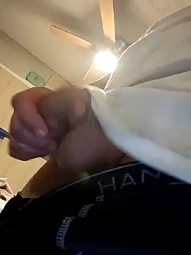 Snapshot of Jewfish420 chatting on 10-17-25, 05:44 Jewfish420 online show from 10-17-25, 05:44