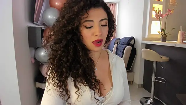 valeria rosses online show from 04-15-26, 04:22