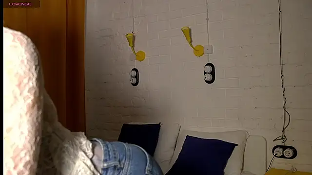 Danielle Thomas online show from 11-15-25, 09:19