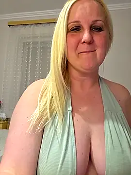 Mayci1984 online show from 04-15-26, 08:09