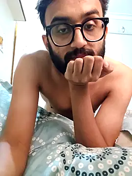 Snapshot of love4shownude chatting on 10-19-25, 04:04 love4shownude online show from 10-19-25, 04:04