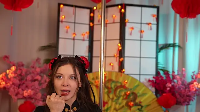 KittyCaitlin online show from 02-12-25, 07:02