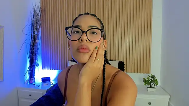 Snapshot of GenesisRuiz chatting on 04-16-26, 01:34 GenesisRuiz online show from 04-16-26, 01:34